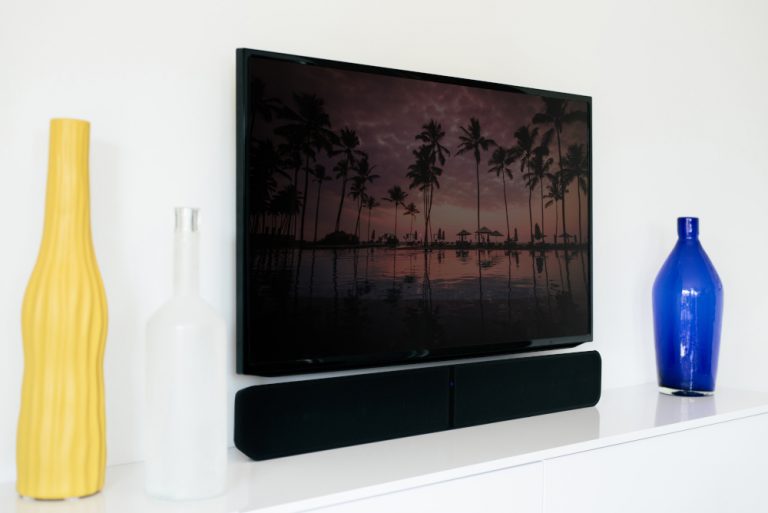 Bluesound_Pulse_Soundbar_2i_black_TV