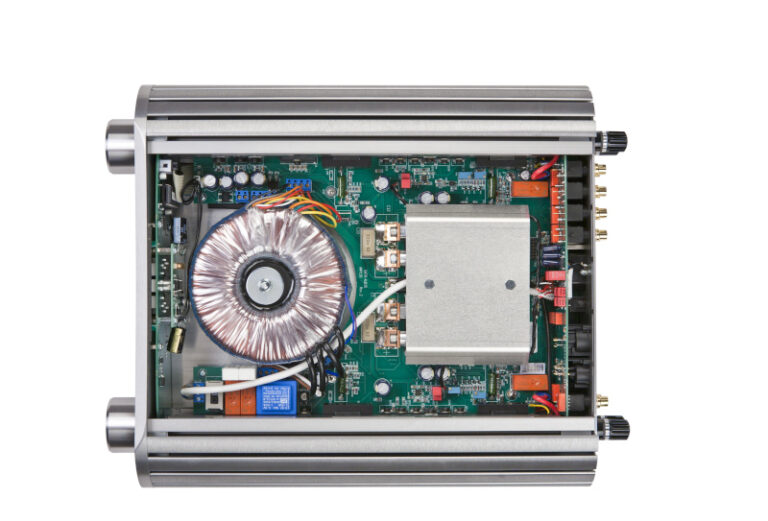 Gato AMP-150 AE inside