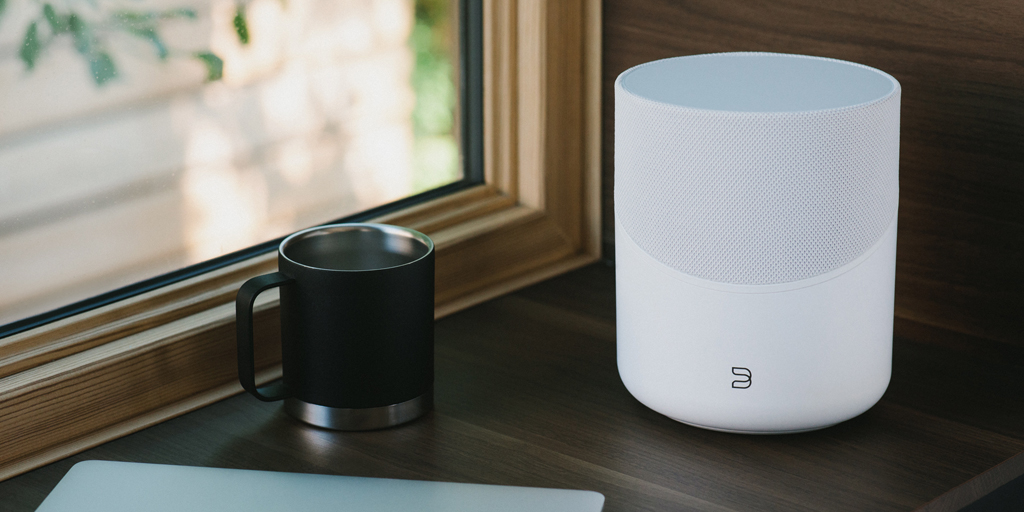 Bluesound PULSE M - White - in use Bluesound PULSE M - White - in use