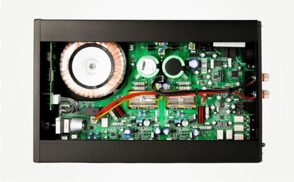 Rega Brio Mk7 binnenin